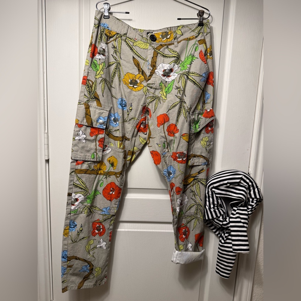 LRG Lifted Research Group Floral Cargo Pants size 32